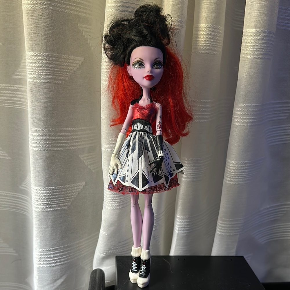 Monster High Dolls Red and Black Fashion Accessories